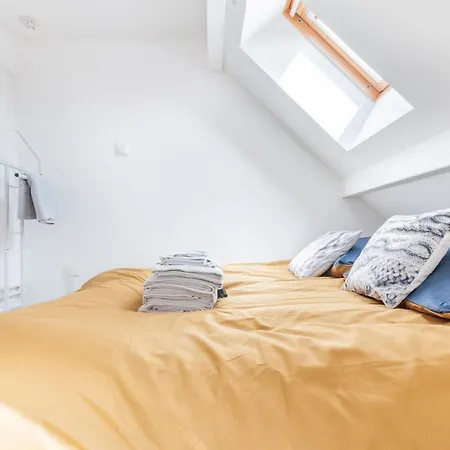 Le Petit Victor Hugo Apartment Montfermeil